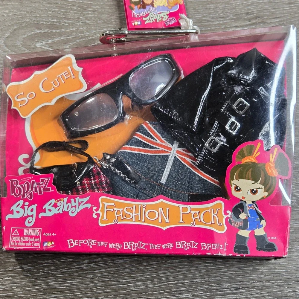 Bratz‎ Big Babyz Pretty N Punk Fashion Pack MGA 304890 Outfit Sunglasses Handbag